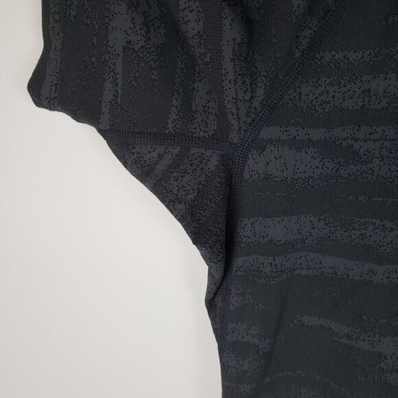 Saxx Aerator Short Sleeve T-Shirt UPF 25 Gray Perforated SXST14 Mens Size XL - Picture 8 of 8